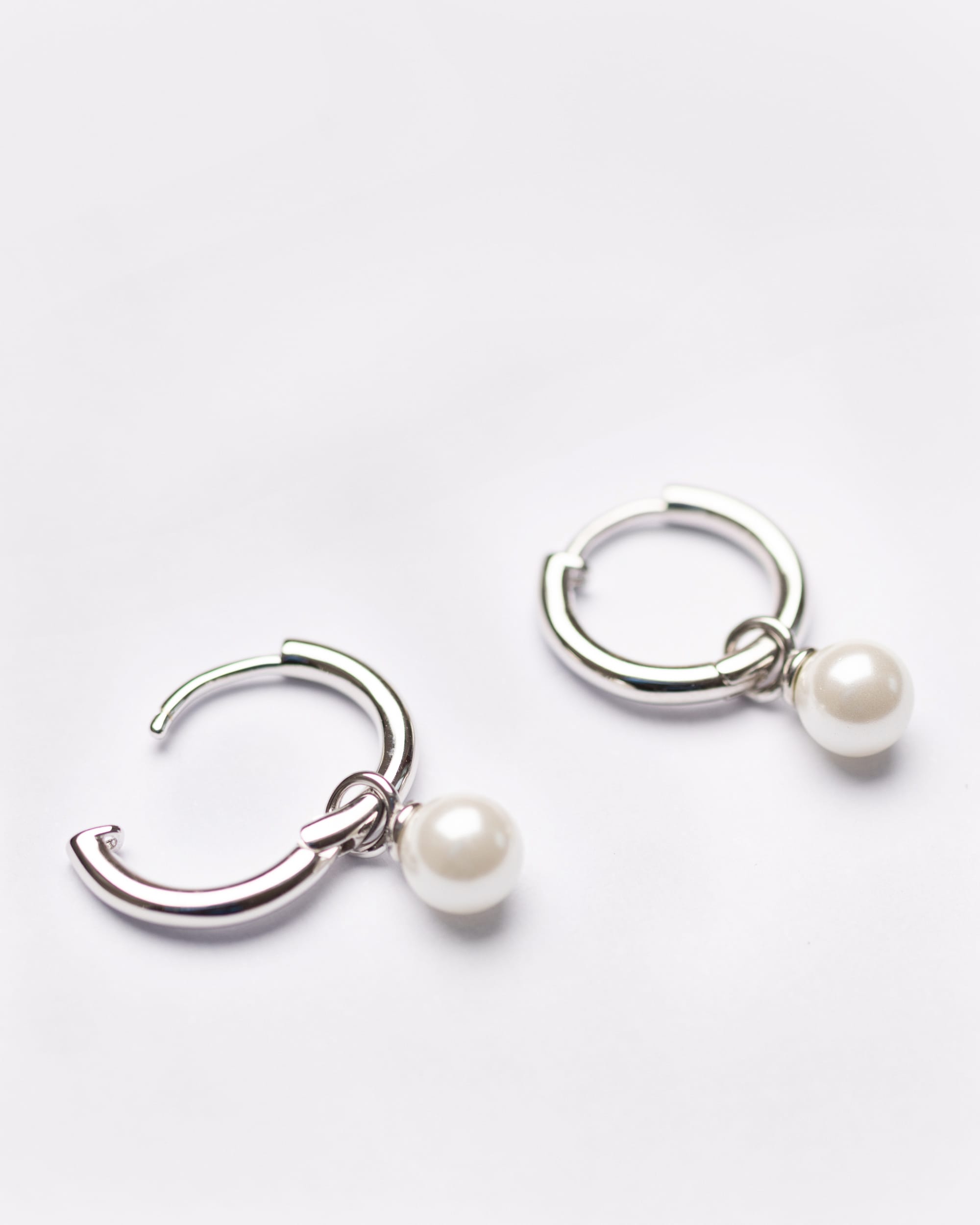 Aura Mini Pearl Hoops
