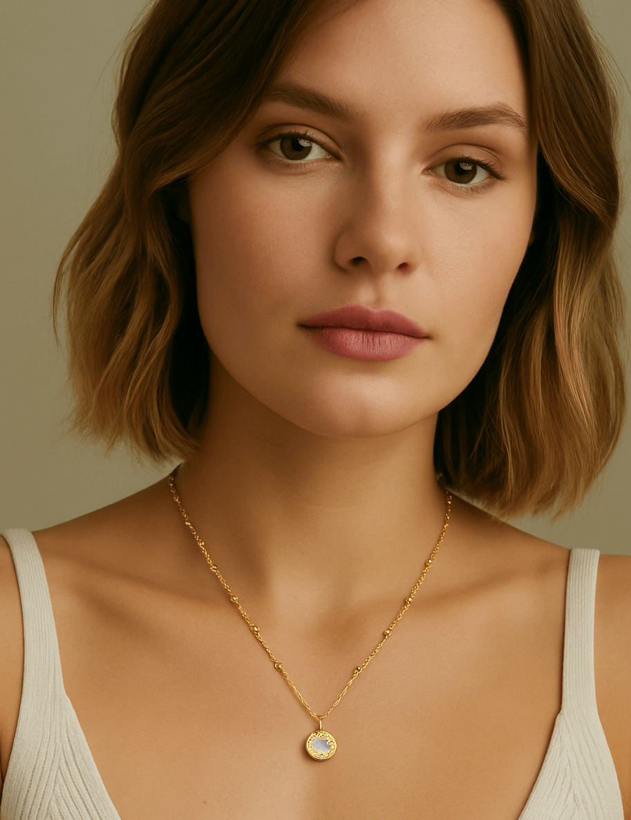 The-Embrace-Pearl-Necklace-18k-Gold-Vermeil-NEC10033-Model.png