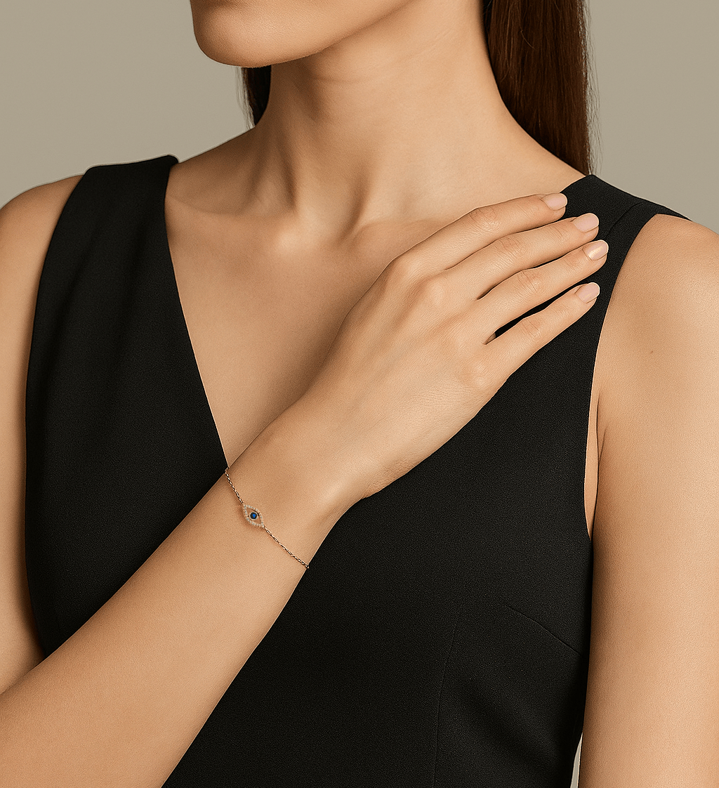 The-Guardian-Eye-Bracelet-18k-Gold-Vermeil-BRC10030-Model.png