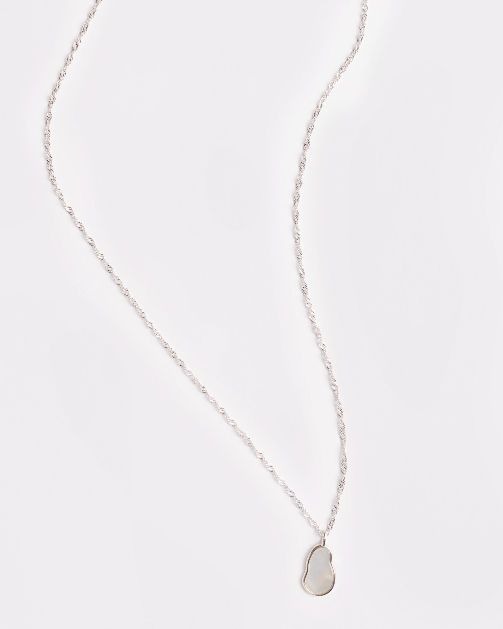 The Mother of Pearl Oval Necklace