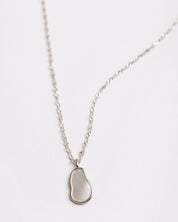The Mother of Pearl Oval Necklace